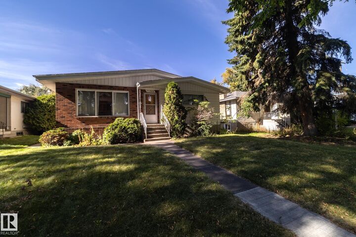 Property Photo:  11322 52 Street NW  AB T5W 3J1 