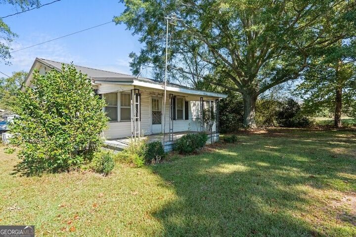 Property Photo: 880 Burwell Mount Zion Road GA 30117