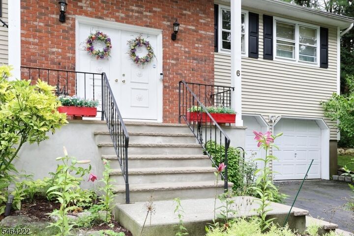 Property Photo:  6 Cooper Dr  NJ 07465 
