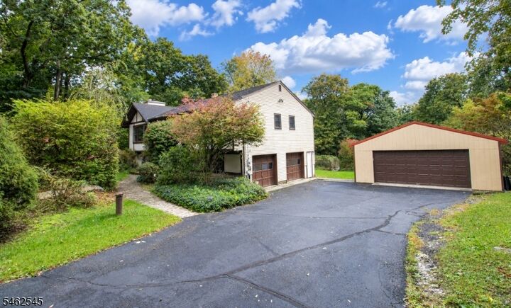 Property Photo:  118 Ridge Rd  NJ 07826 