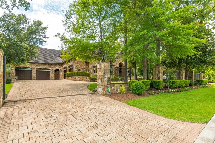 Property Photo: 247 S Fazio Way TX 77389