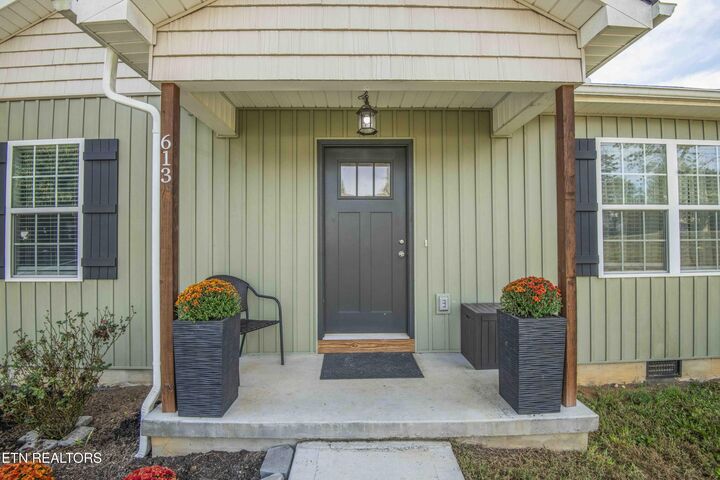 Property Photo: 613 Glendale Ave TN 37716