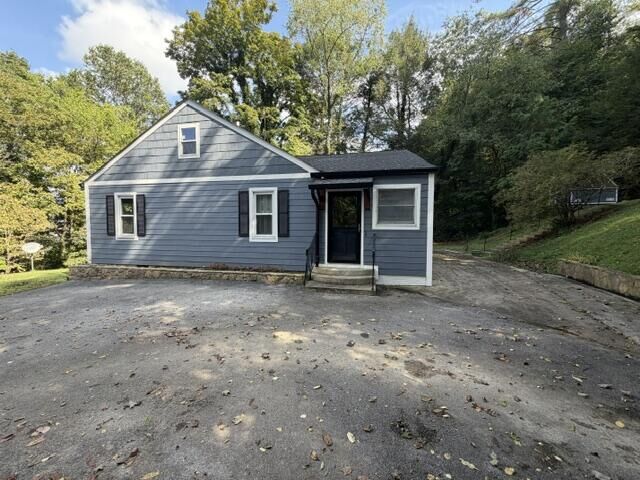 Property Photo:  320 Cypress Street  KY 40977 