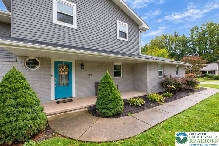 Property Photo:  2824 Center Street  PA 18017 