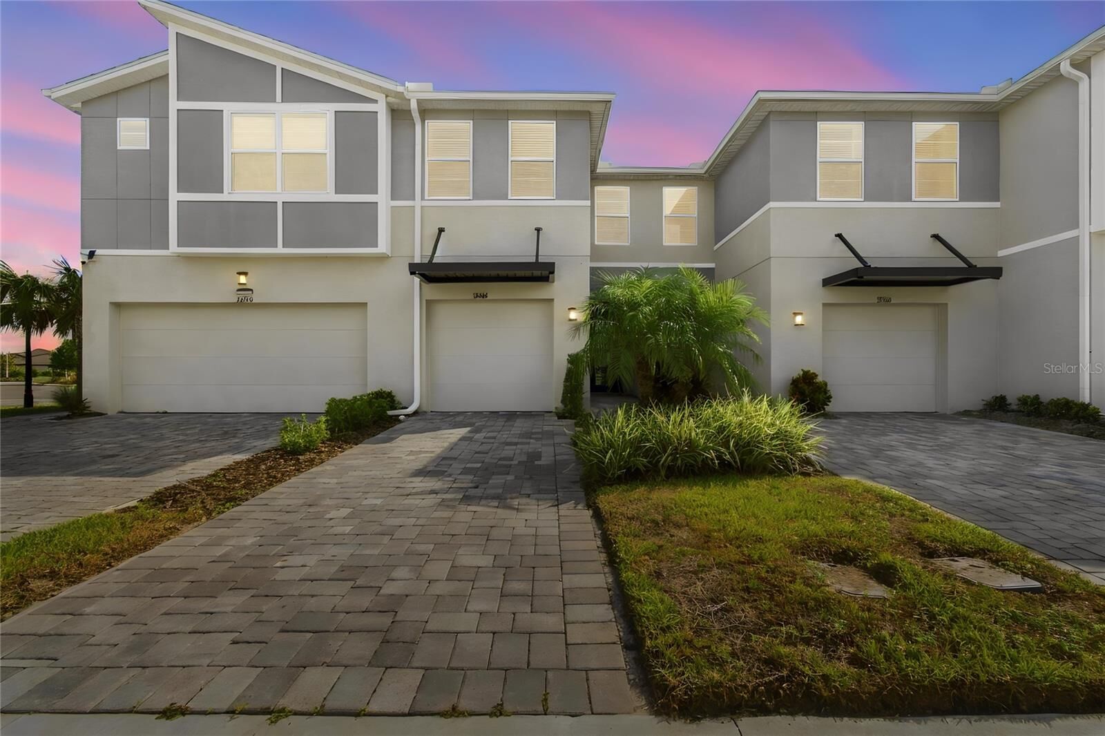 Property Photo: 31564 Woodland Race Loop FL 33545