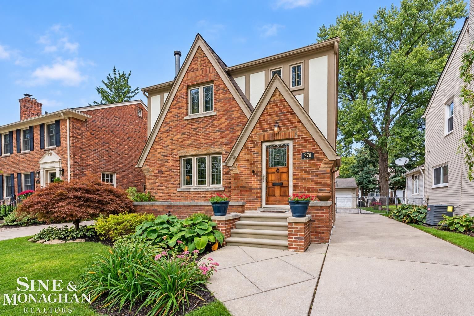 Property Photo:  278 Moran Road  MI 48236 