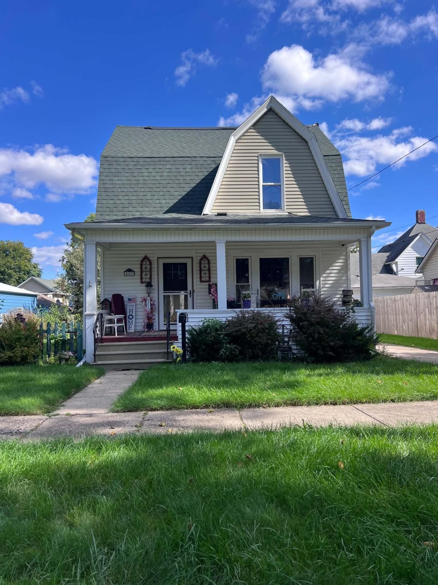 Property Photo:  407 S Webster Street  MI 49203 