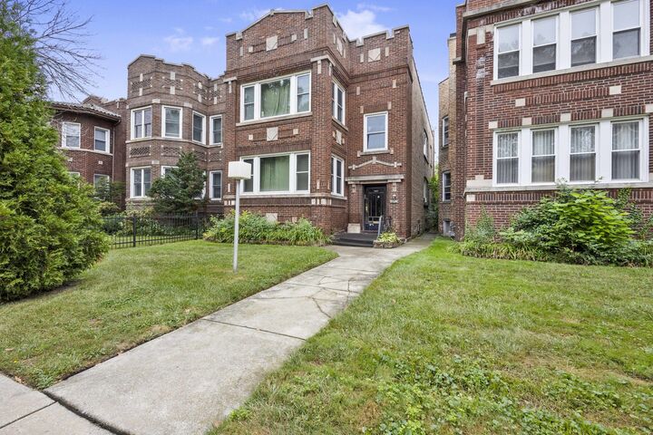Property Photo: 7817 S Euclid Avenue IL 60649