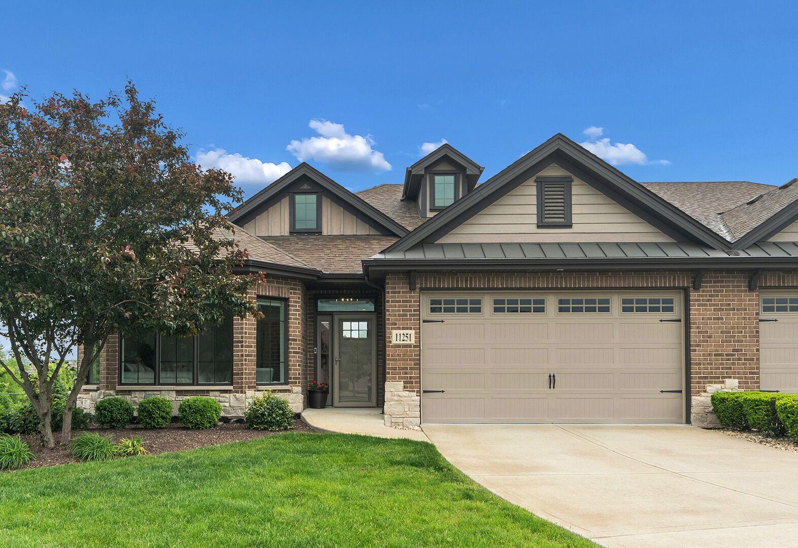 Property Photo:  11251 Pinecrest Court  IL 60467 