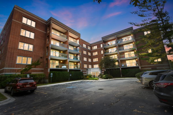 Property Photo: 5320 N Lowell Avenue 506 IL 60630