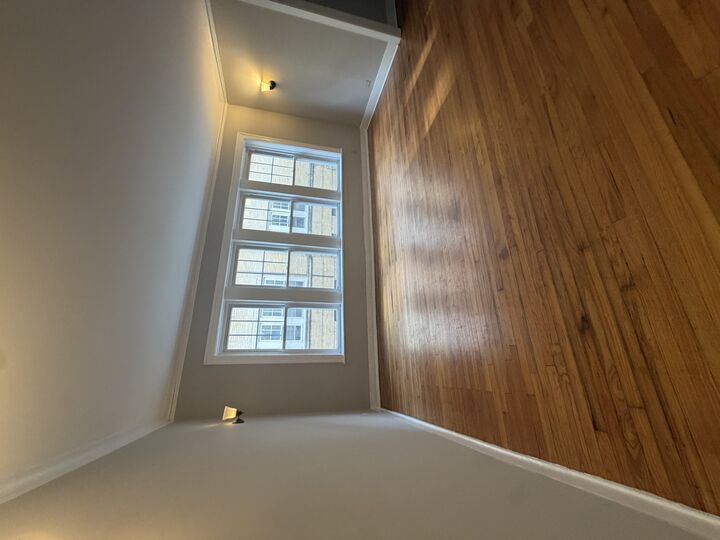 Property Photo: 1627 W Farwell Avenue 2N IL 60626