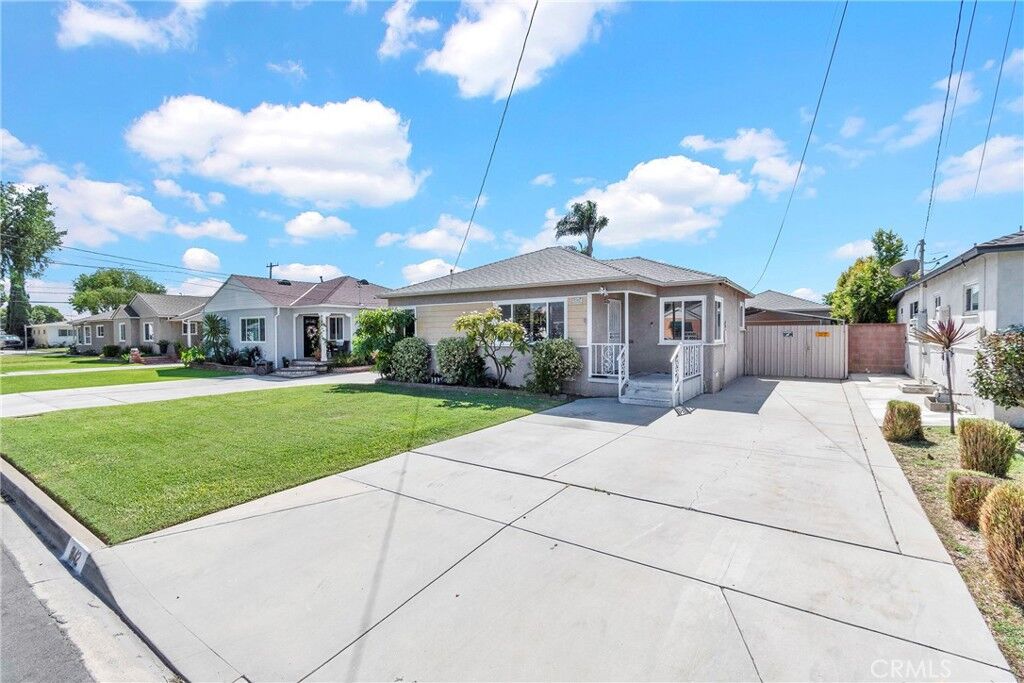 Property Photo: 9142 Rendalia Street CA 90706