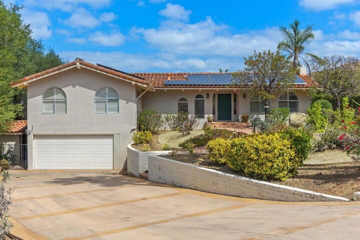 Property Photo:  1154 Via Valle  CA 92029 