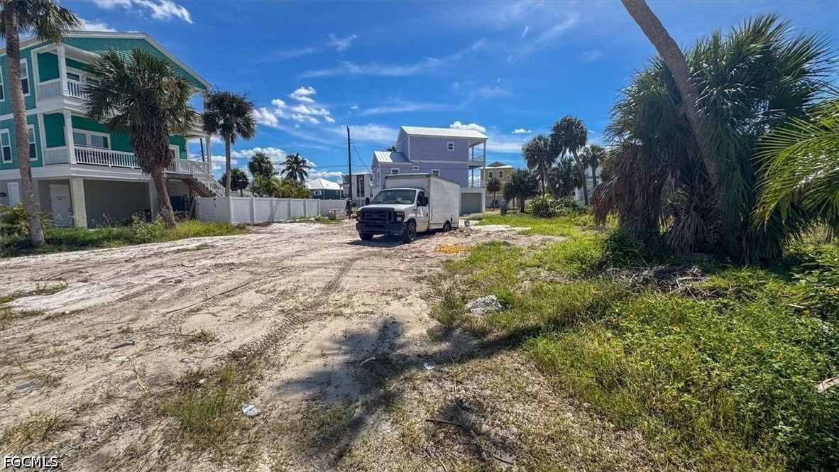 Property Photo: 128 Jefferson Street FL 33931