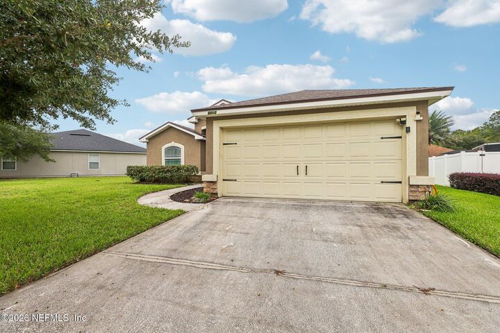 Property Photo:  6012 Chestnut Gelding Lane  FL 32234 