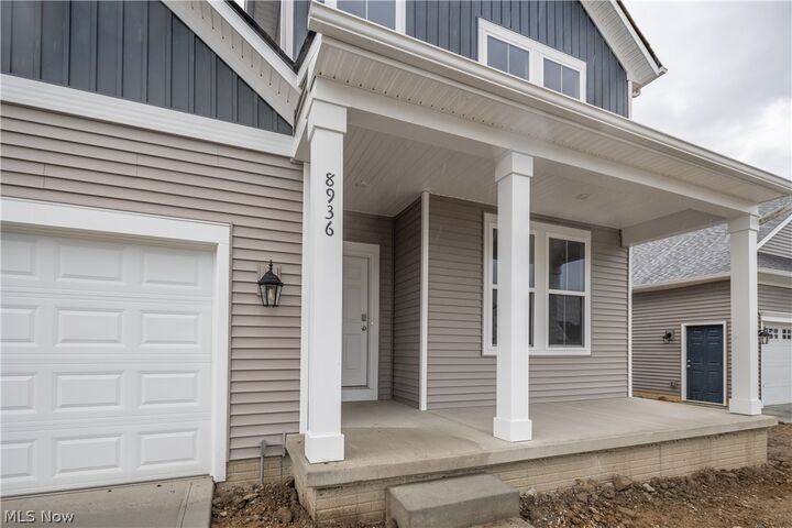 Property Photo:  821 Colesbourne Circle  OH 44685 