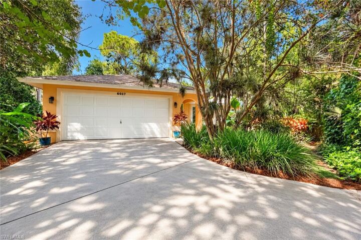 Property Photo:  6037 Westport Ln  FL 34116 