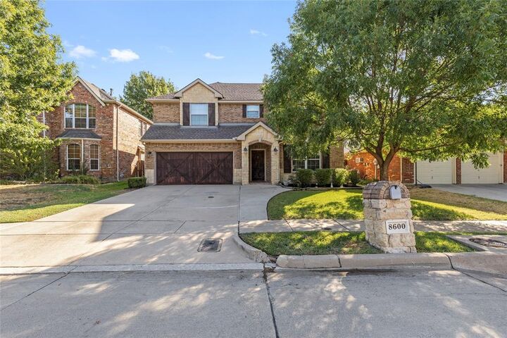 Property Photo:  8600 Corral Circle  TX 76244 
