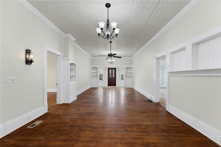 Property Photo:  302 S Dogwood Street  AR 72761 
