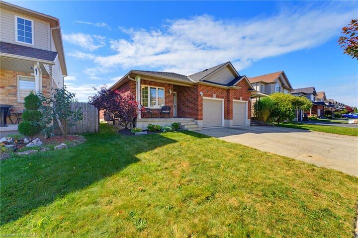 Property Photo:  195 Brenneman Drive  ON N3A 4N2 