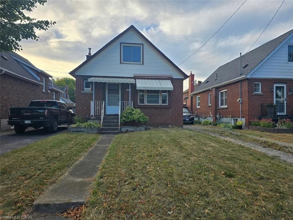 Property Photo:  124 Crosthwaite Avenue S  ON L8K 2V3 