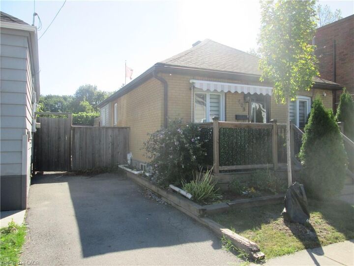 Property Photo:  408 Cope Street  ON L8H 5C3 