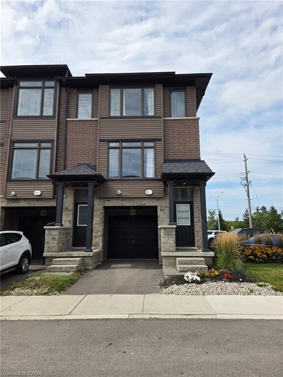 Property Photo:  106 Court Drive 13  ON N3L 0N1 