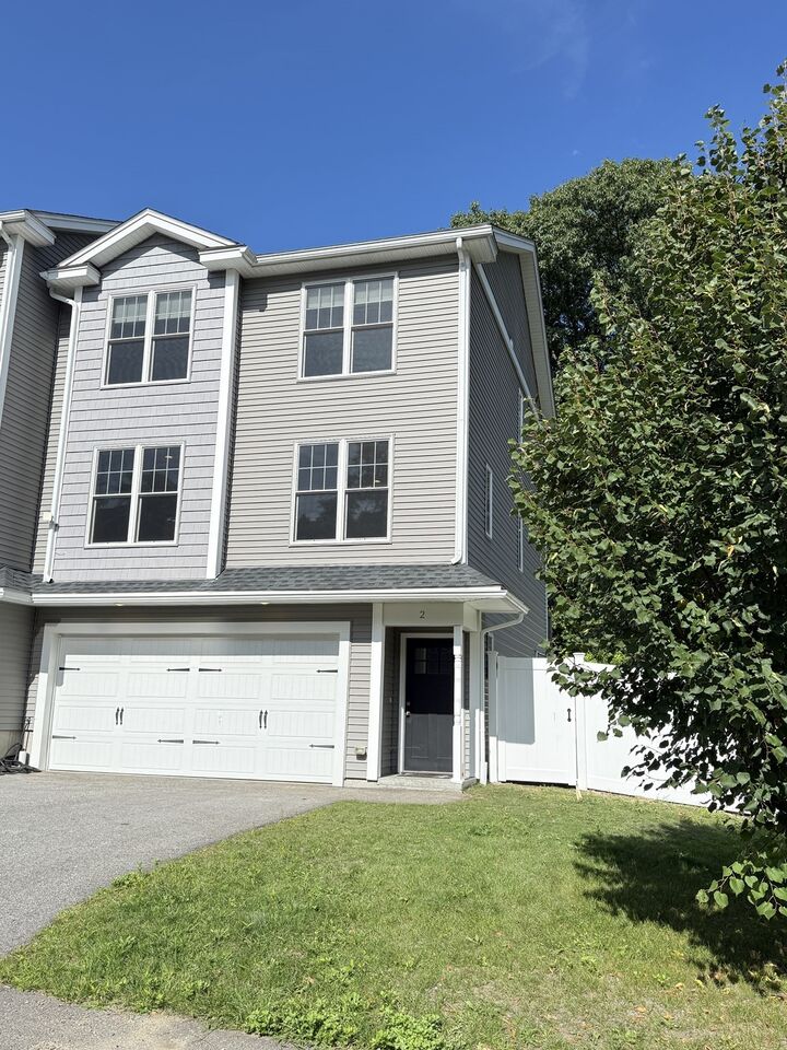 Property Photo:  2 Burncoat Hts #2  MA 01606 
