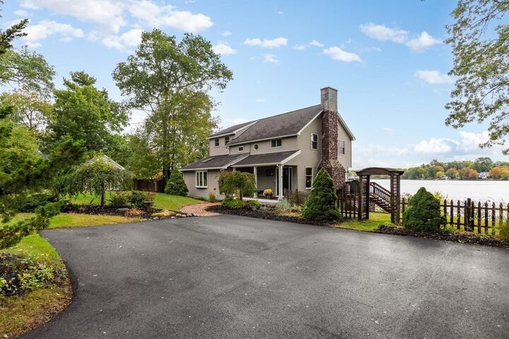Property Photo:  35 Lakeside Blvd  MA 01864 