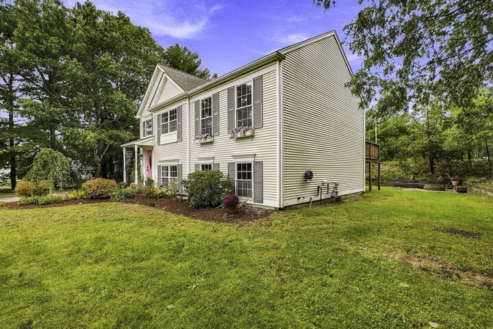 Property Photo:  8 Thompson Cir  MA 02360 