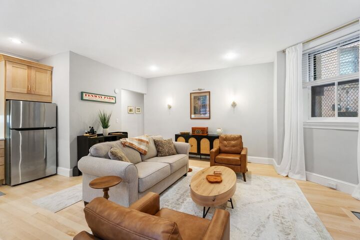 Property Photo:  135 Marlborough 2  MA 02116 