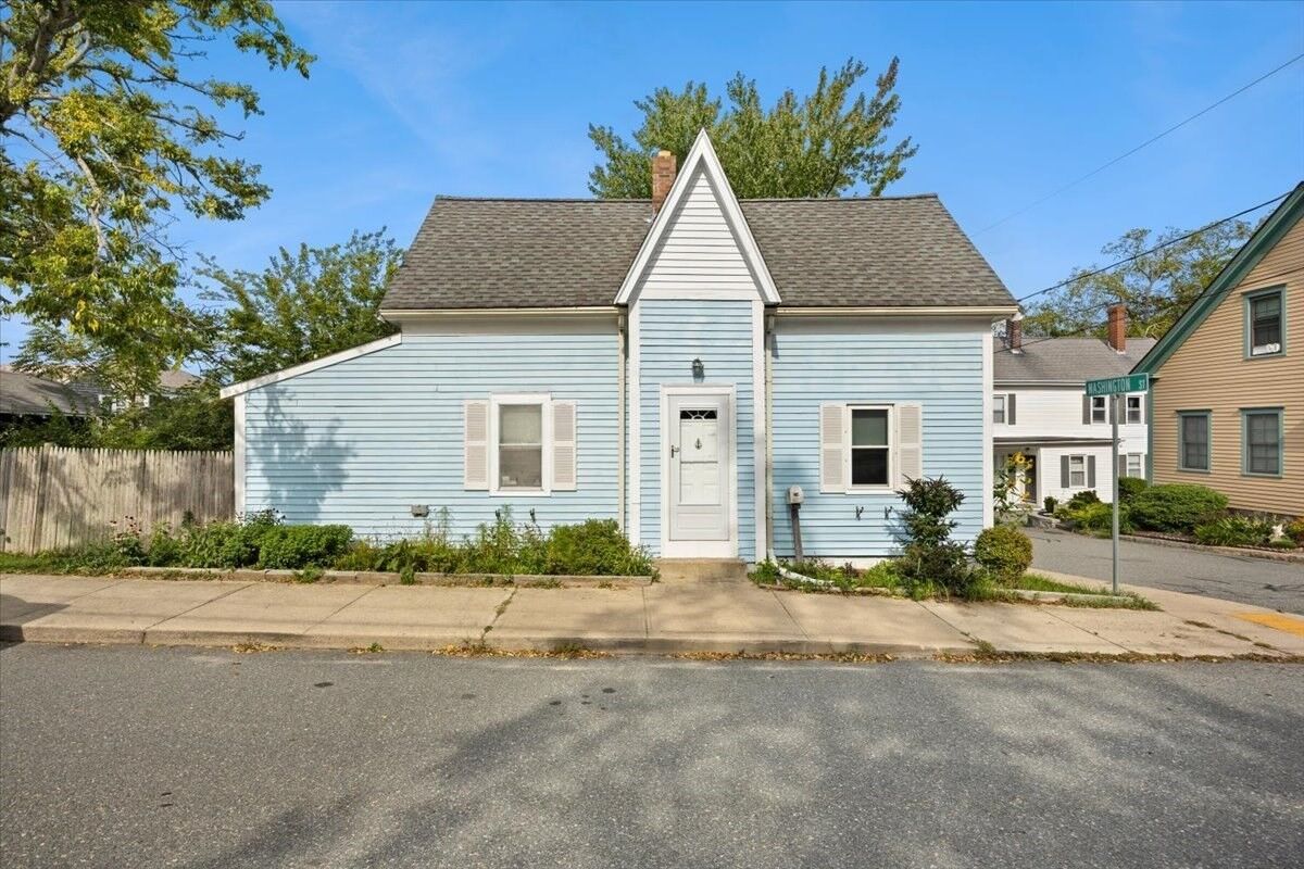 Property Photo: 28 Mayflower St MA 02360