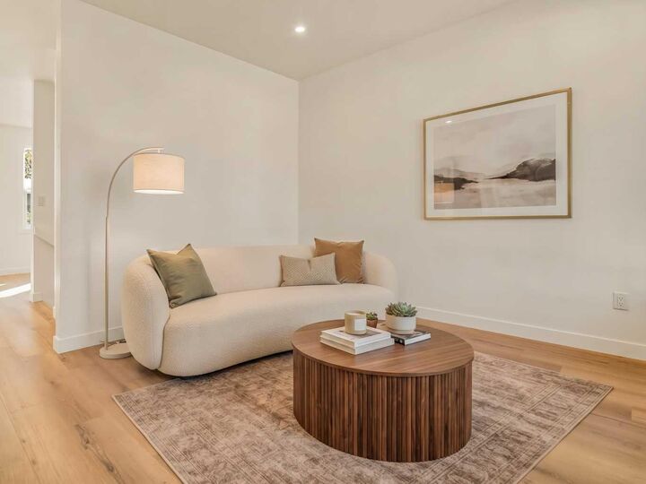 Property Photo: 1527 17 Street S AB T1K 0W9