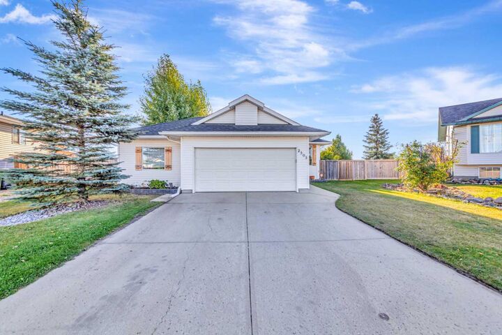 Property Photo:  2503 43 Avenue  SK S9V 2B8 