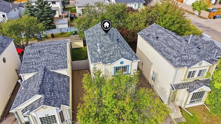 Property Photo:  11 Coventry Lane NE  AB T3K 4G4 