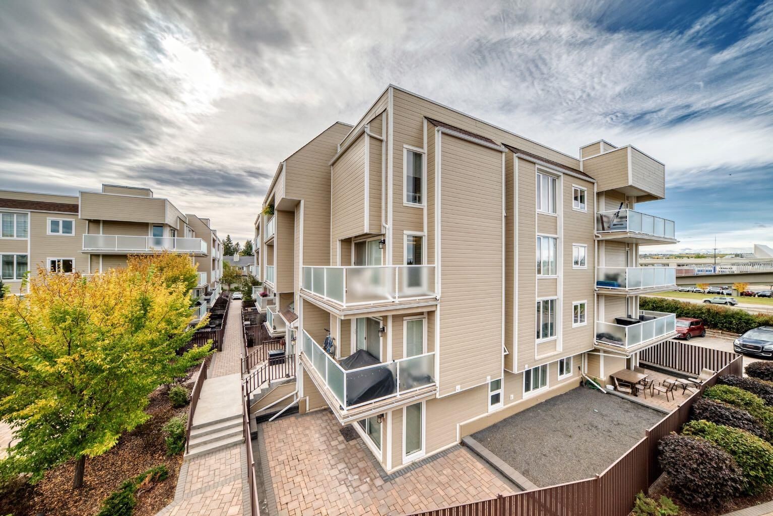 Property Photo:  3737 42 Street NW 303  AB T3A 2M8 