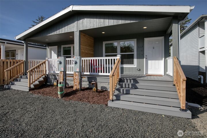 Property Photo: 627 -D Sunset Avenue NE WA 98569