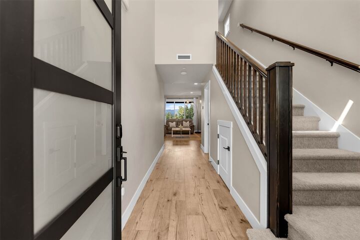 Property Photo:  329 W Laurel Street  WA 98671 