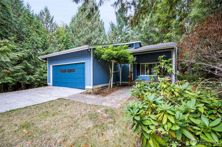 Property Photo: 2336 Killarney Ct NW WA 98502