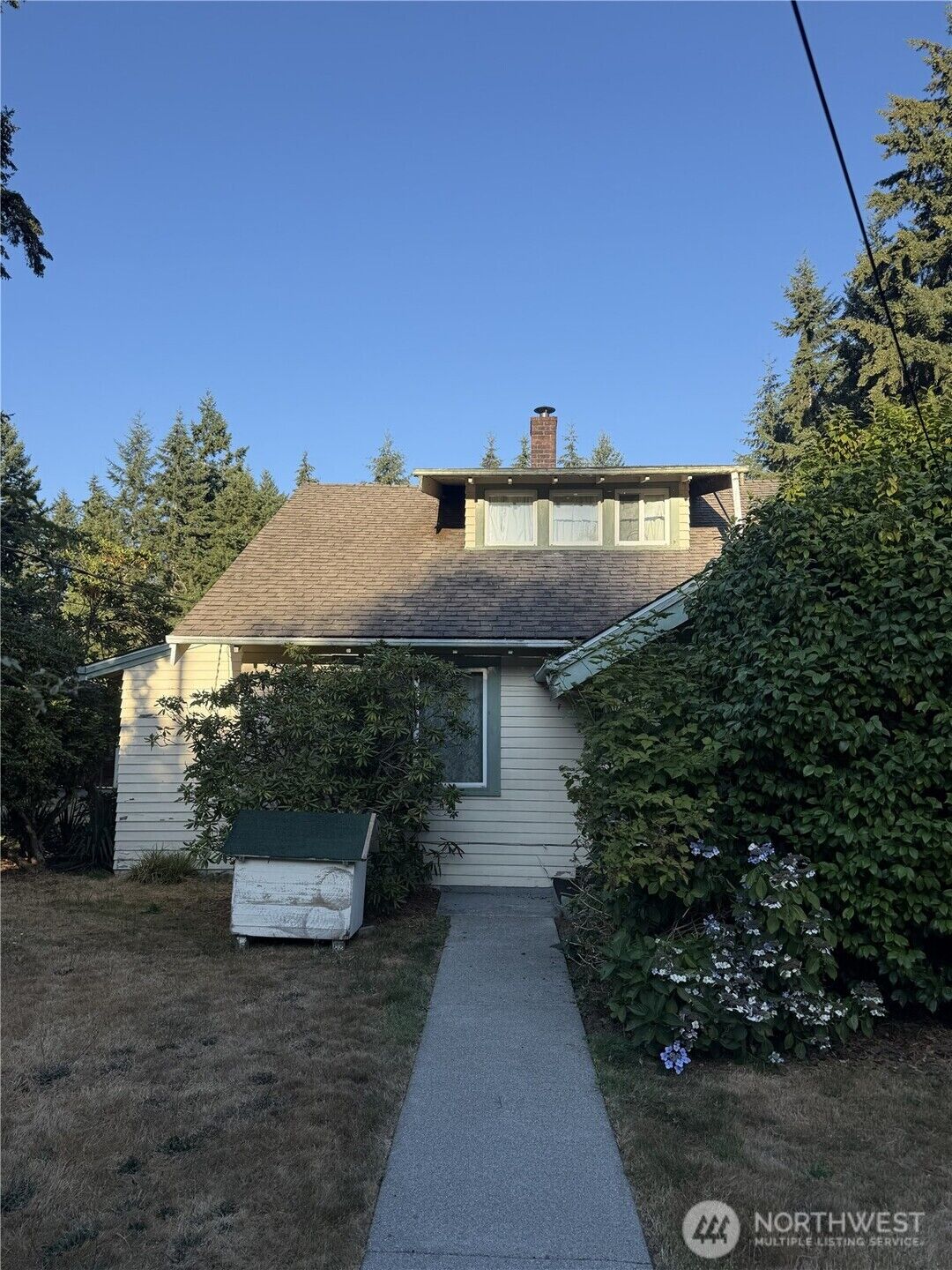Property Photo:  6921  85th Avenue SE  WA 98290 