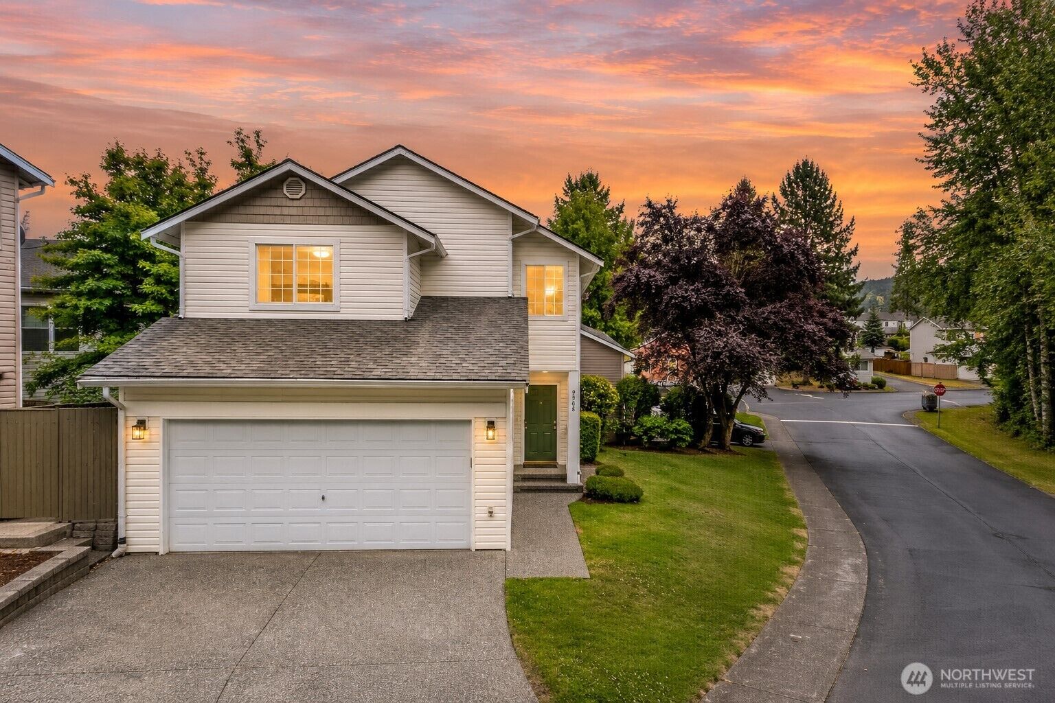 Property Photo:  9508  17th Place NE  WA 98258 