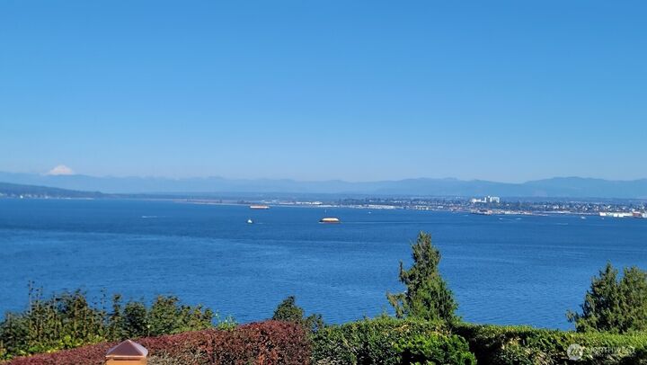 Property Photo:  4605  Baker Drive  WA 98203 