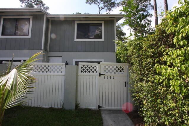 Property Photo:  1141 Goldenrod Road  FL 33414 