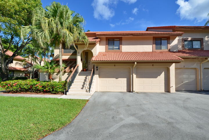 Property Photo: 5621 Coach House Circle FL 33486