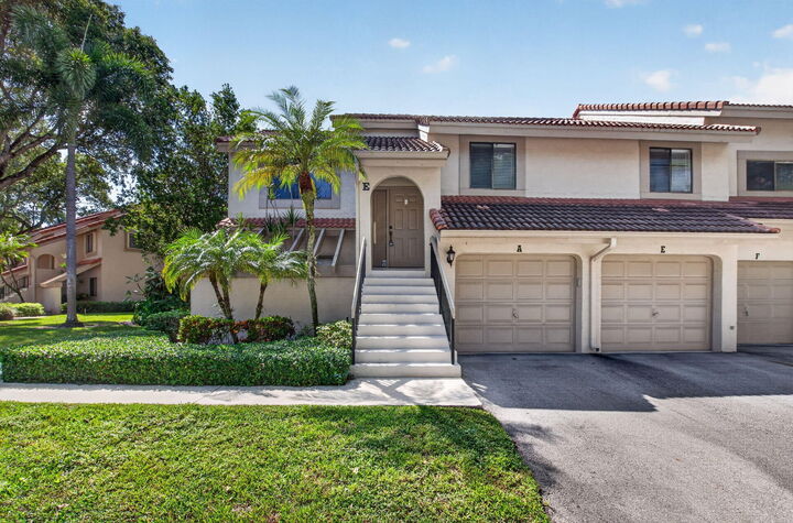 Property Photo: 5621 Coach House Circle FL 33486
