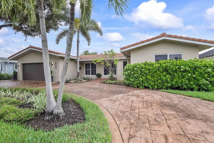 Property Photo: 6321 NE 22nd Avenue FL 33308