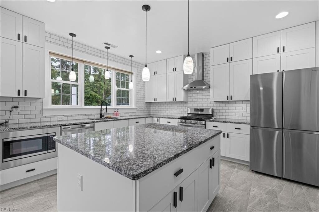 Property Photo:  1817 Chloe Ln  VA 23456 