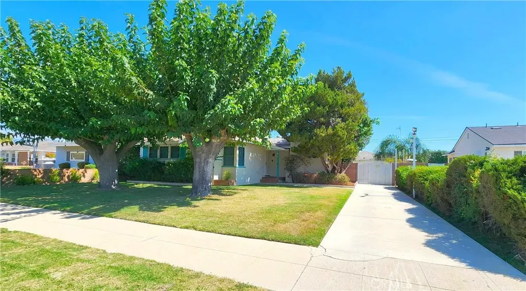 Property Photo:  10132 Densmore Avenue  CA 91343 