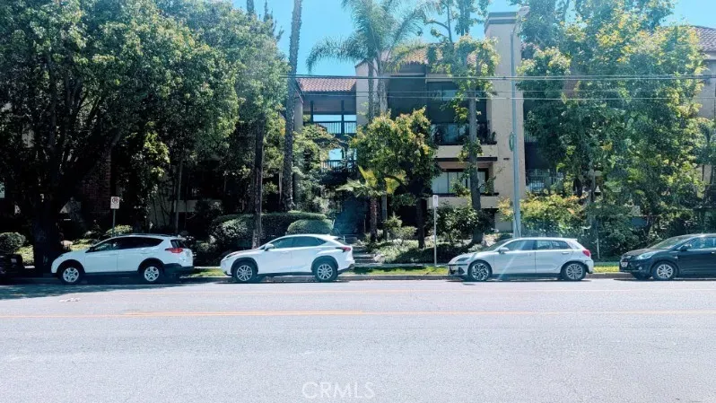 Property Photo:  13214 Moorpark 108  CA 91423 