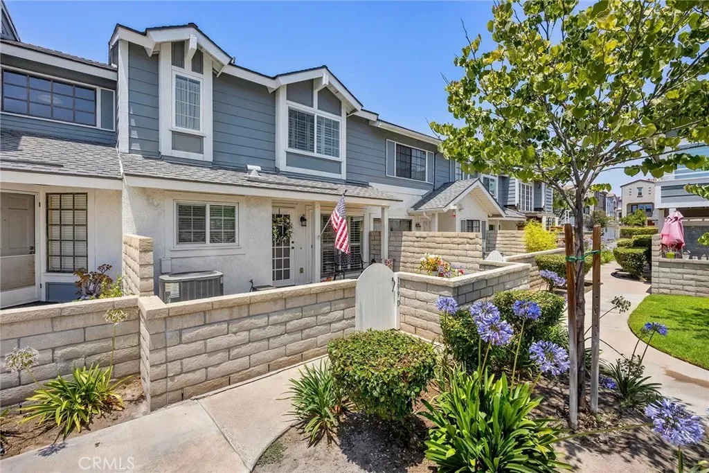 Property Photo:  199 N Magnolia Avenue D  CA 92801 